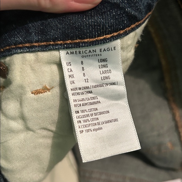 NWT American Eagle Women’s 8 Long Distressed Tom Girl Jeans - Picture 9 of 9